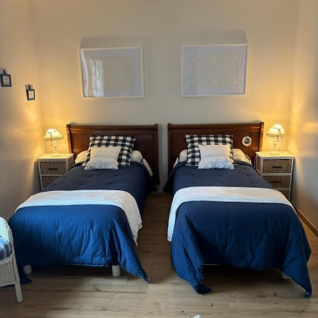 Chambres D'Hotes Le Tilleul Saint-Hilaire-des-Loges エクステリア 写真