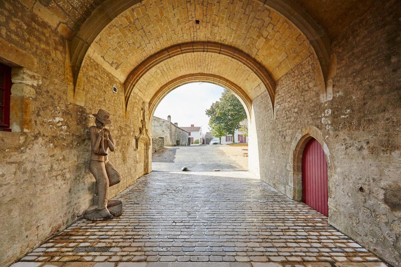 Chambres D'Hotes Le Tilleul Saint-Hilaire-des-Loges エクステリア 写真