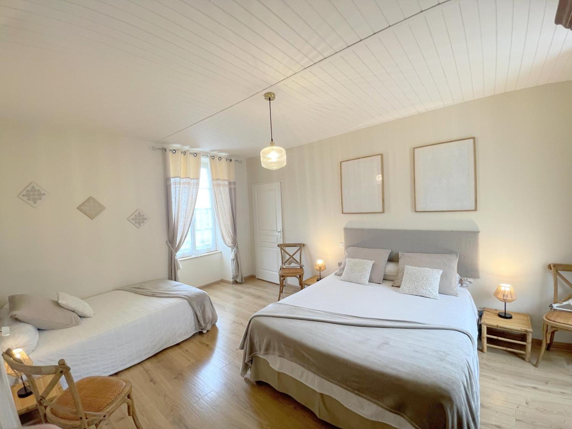 Chambres D'Hotes Le Tilleul Saint-Hilaire-des-Loges エクステリア 写真